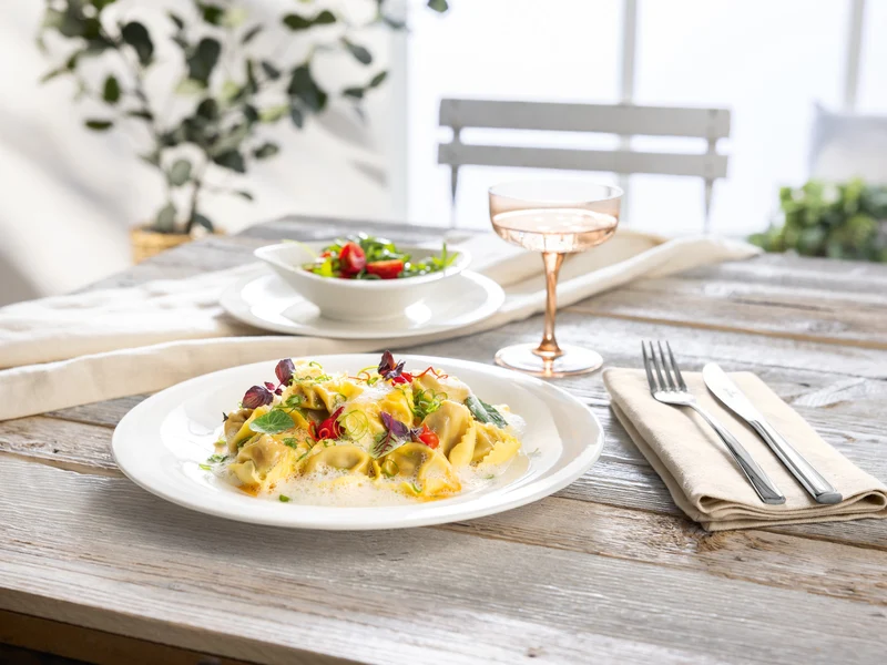 vivo V & B Group Essential White Dinner-Set 18tlg