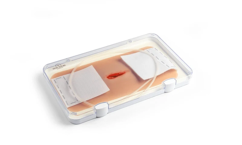 Wundmoulage Stichverletzung Hals