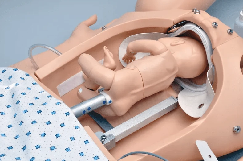 Noelle Geburtssimulator mit Wiederbelebungs-Baby