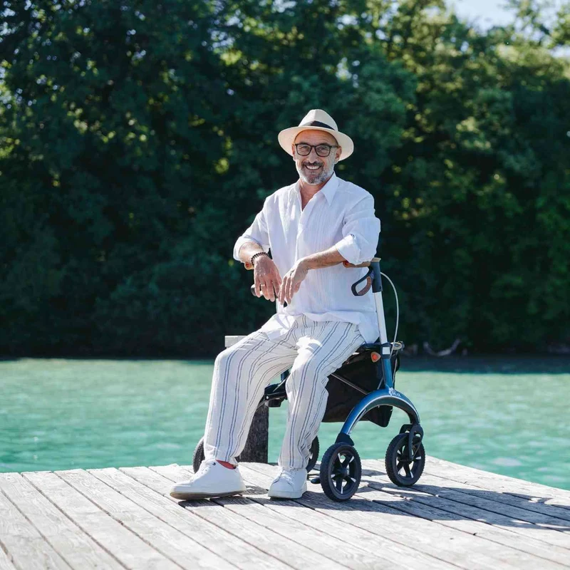 Saljol Carbon Rollator CR54 mit Schleifbremse für sicheres Bergabgehen - Vollausstattung (HMV: 10.50.04.1260) / Sitzhöhe 54 cm