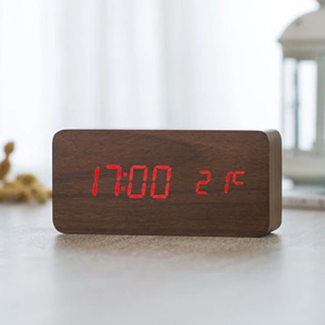 Minimalistischer Digitaler LED-Wecker mit Sprachsteuerung
