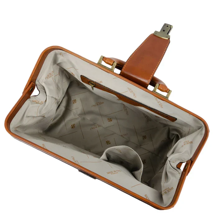 TIME Resistance Dokterstas David Copperfield Cognac