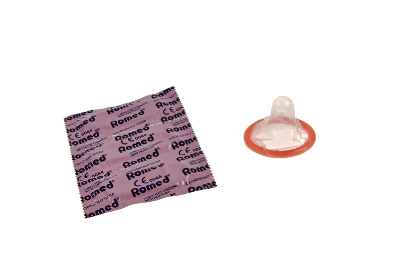 Romed Kondome mit Gleitsubstanz und Reservoir 144 Stück