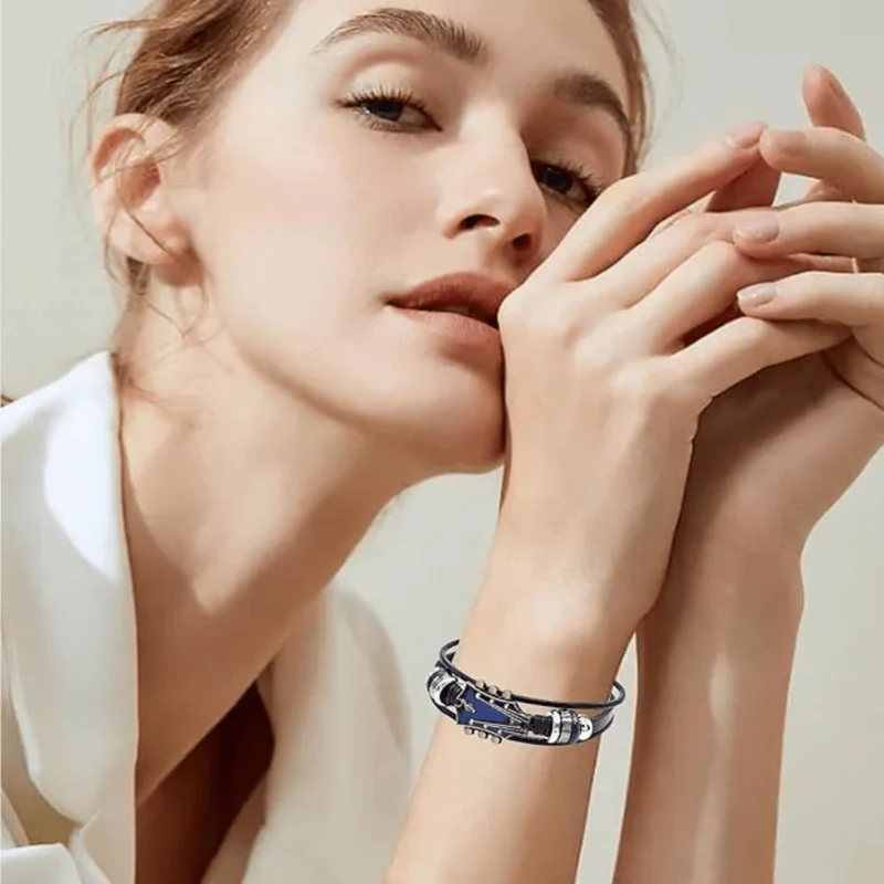 MUSIKSTRUM – Lederarmband mit gitarre-inspiriertem Design