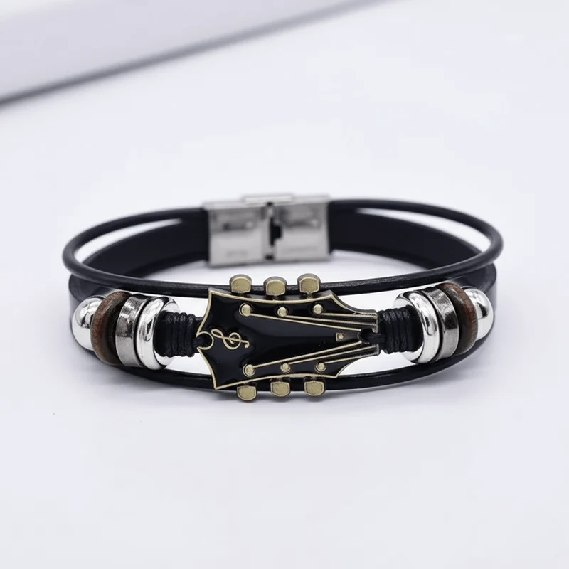 MUSIKSTRUM – Lederarmband mit gitarre-inspiriertem Design