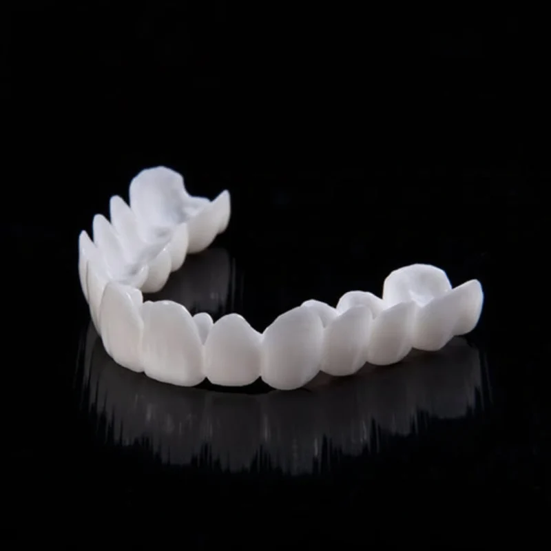 SmileFlex – Anpassbare Zahnprothese mit Dental-Linsen