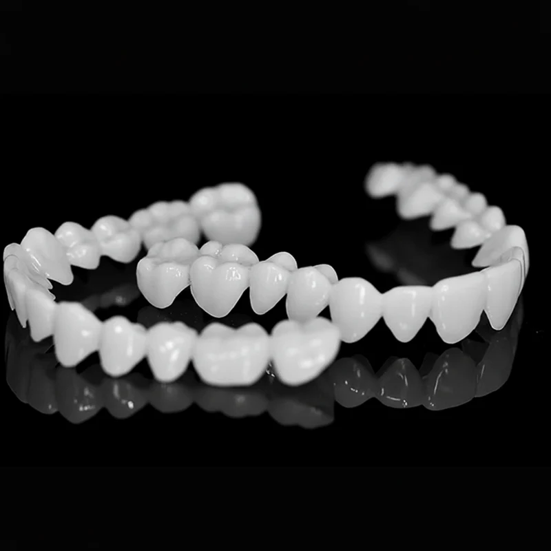SmileFlex – Anpassbare Zahnprothese mit Dental-Linsen